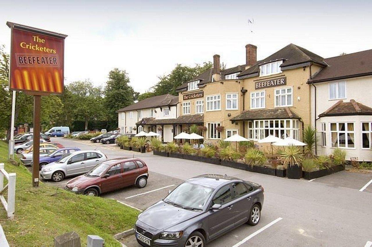Premier Inn Premier Inn Bagshot Esterno foto
