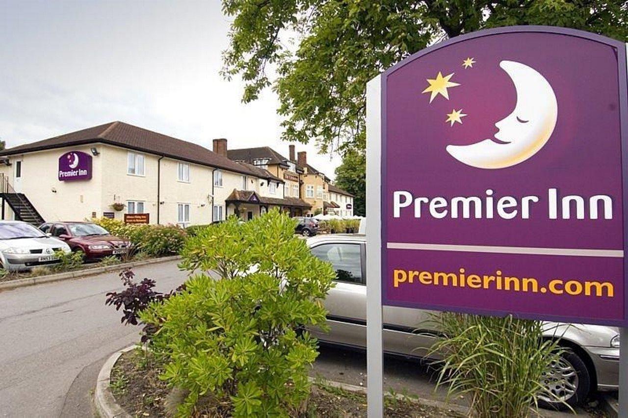 Premier Inn Premier Inn Bagshot Esterno foto